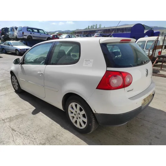 VOLKSWAGEN GOLF V BERLINA (1K1) '2008 1.9 TDI BLANCO