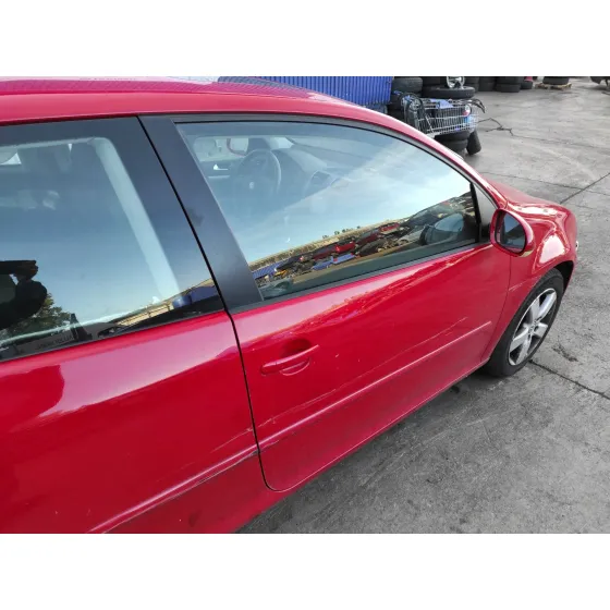 VOLKSWAGEN GOLF V BERLINA (1K1) '2007 1.9 TDI ROJO