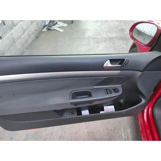 VOLKSWAGEN GOLF V BERLINA (1K1) '2007 1.9 TDI ROJO