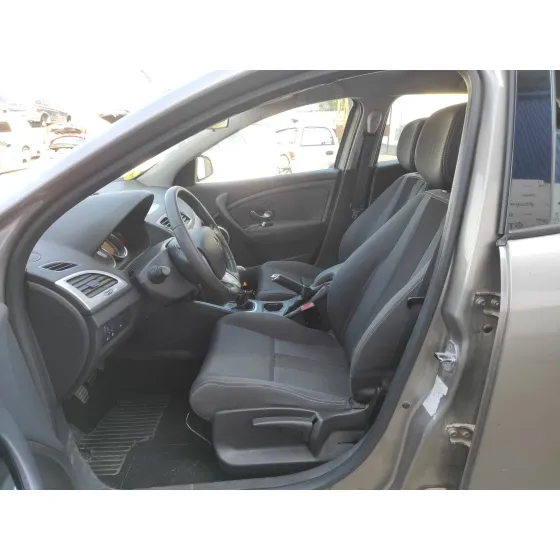 RENAULT MEGANE III BERLINA 5 P '2009 1.5 DCI DIESEL FAP ARENA