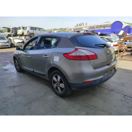 RENAULT MEGANE III BERLINA 5 P '2009 1.5 DCI DIESEL FAP ARENA