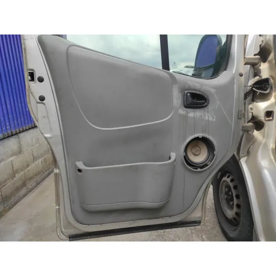 RENAULT TRAFIC CAJA CERRADA (AB 4.01) '2002 1.9 DIESEL BLANCO