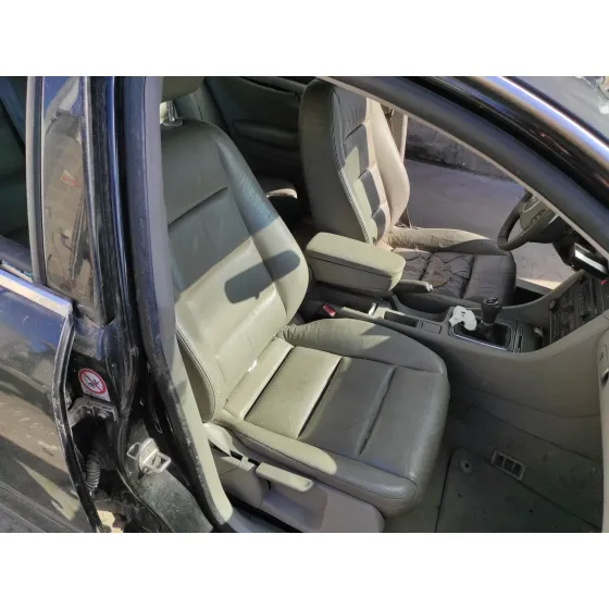 AUDI A4 AVANT (8E) '2002 2.5 V6 24V TDI NEGRO