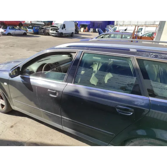 AUDI A4 AVANT (8E) '2002 2.5 V6 24V TDI NEGRO
