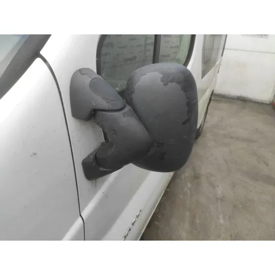 RENAULT TRAFIC CAJA CERRADA (AB 4.01) '2005 1.9 DIESEL BLANCO