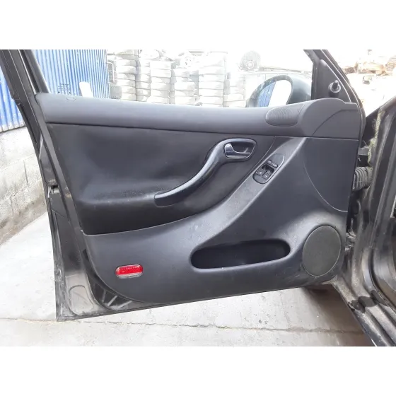 SEAT LEON (1M1) '2004 *