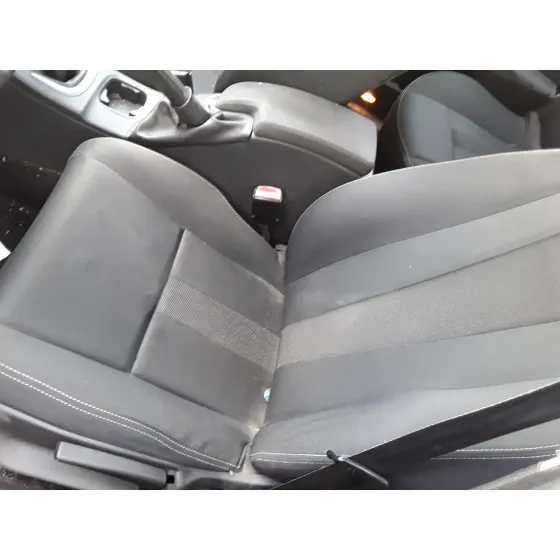 RENAULT MEGANE III BERLINA 5 P '2010 1.5 DCI DIESEL PLATA