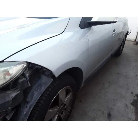 RENAULT MEGANE III BERLINA 5 P '2010 1.5 DCI DIESEL PLATA