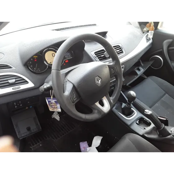 RENAULT MEGANE III BERLINA 5 P '2010 1.5 DCI DIESEL PLATA