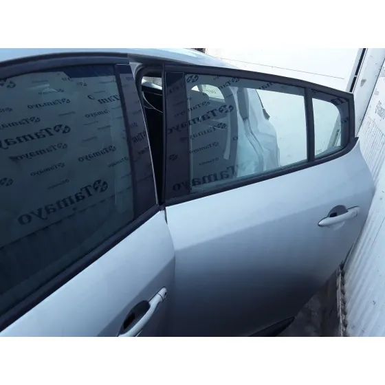 RENAULT MEGANE III BERLINA 5 P '2010 1.5 DCI DIESEL PLATA