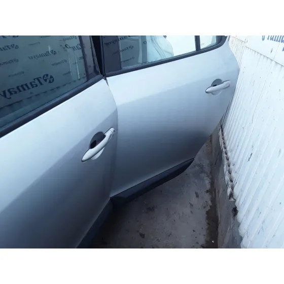 RENAULT MEGANE III BERLINA 5 P '2010 1.5 DCI DIESEL PLATA