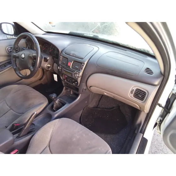 NISSAN ALMERA (N16/E) '2002 2.2 16V TURBODIESEL CAT BLANCO