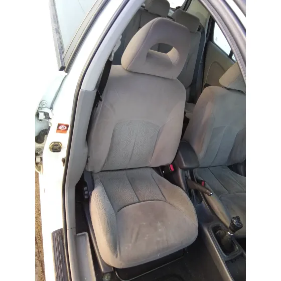 NISSAN ALMERA (N16/E) '2002 2.2 16V TURBODIESEL CAT BLANCO