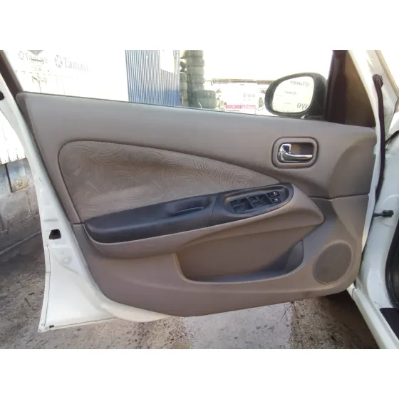 NISSAN ALMERA (N16/E) '2002 2.2 16V TURBODIESEL CAT BLANCO