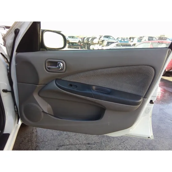 NISSAN ALMERA (N16/E) '2002 2.2 16V TURBODIESEL CAT BLANCO