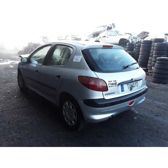 PEUGEOT 206 BERLINA '2001 XR PLATA
