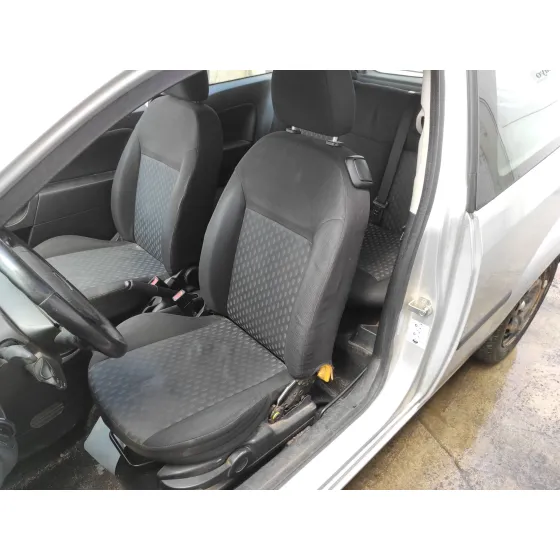 FORD FIESTA (CBK) '2004 1.4 16V CAT CAVA