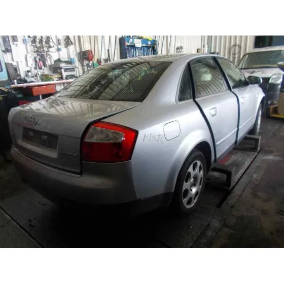 AUDI A4 BERLINA (8E) '2003 2.0 16V FSI PLATA