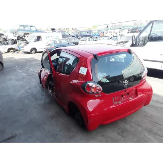 TOYOTA AYGO (KGB/WNB) '2005 1.0 CAT ROJO