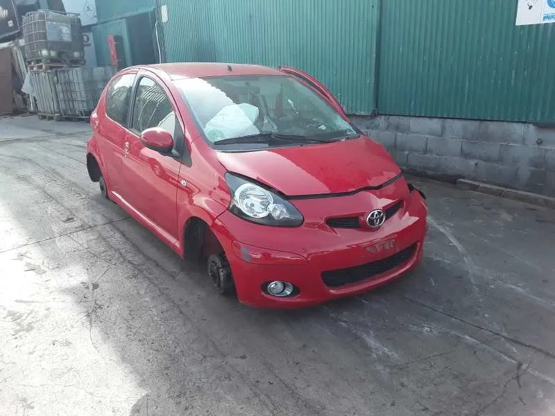 TOYOTA AYGO (KGB/WNB) TOYOTA AYGO (KGB/WNB) '2005 1.0 CAT ROJO 2005