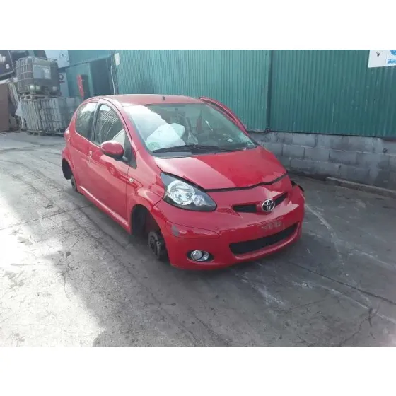 TOYOTA AYGO (KGB/WNB) '2005 1.0 CAT ROJO