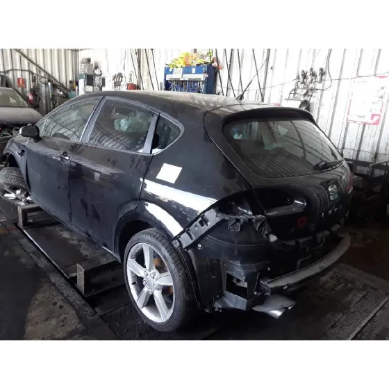 SEAT LEON (1P1) '2009 2.0 TDI NEGRO