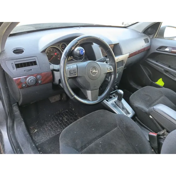 Opel ASTRA H (A04) 2004