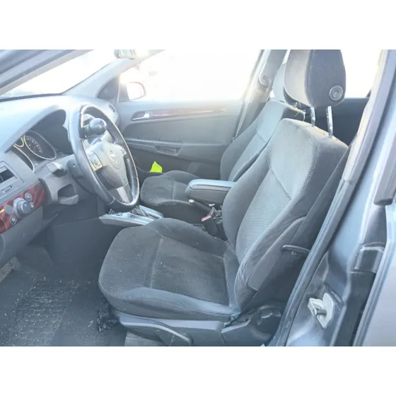 Opel ASTRA H (A04) 2004