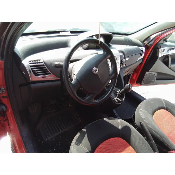 LANCIA YPSILON (101) '2006 1.3 JTD CAT ROJO