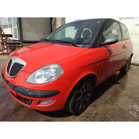 LANCIA YPSILON (101) '2006 1.3 JTD CAT ROJO