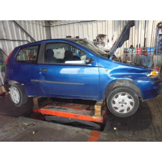 FIAT PUNTO BERLINA (188) '2002 1.2 CAT AZUL