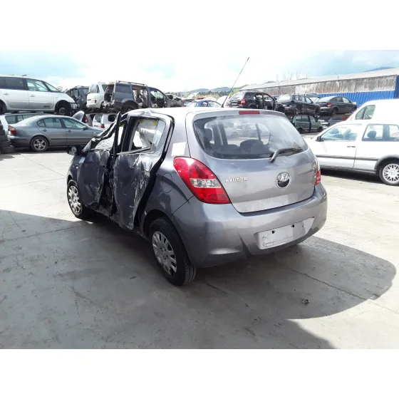 HYUNDAI I20 '2010 * GRIS