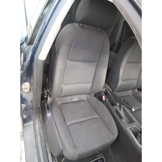 AUDI A4 AVANT (8E) '2004 1.9 TDI AZUL MARINO