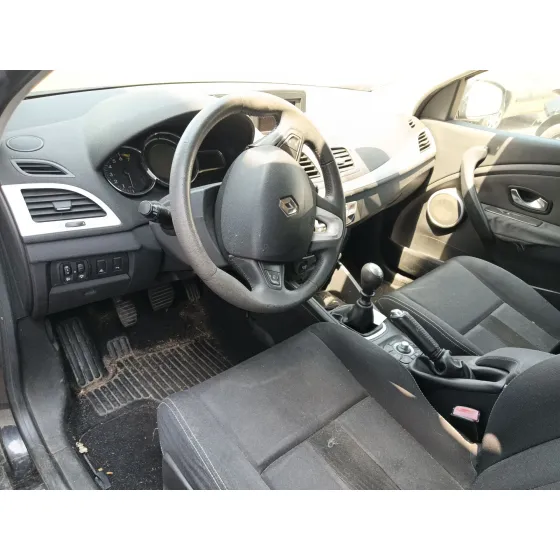 RENAULT MEGANE III BERLINA 5 P '2010 * NEGRO