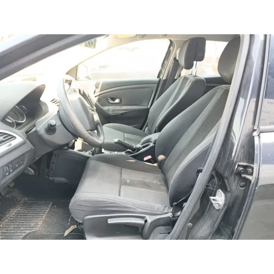 RENAULT MEGANE III BERLINA 5 P '2010 * NEGRO