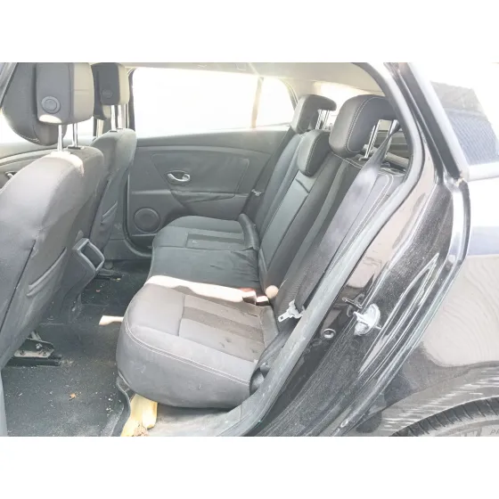 RENAULT MEGANE III BERLINA 5 P '2010 * NEGRO