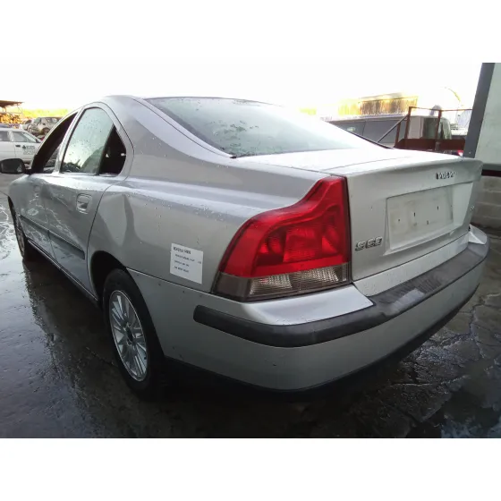 VOLVO S60 BERLINA '2003 2.4 CAT PLATA