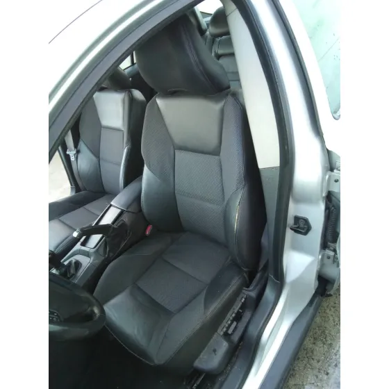 VOLVO S60 BERLINA '2003 2.4 CAT PLATA