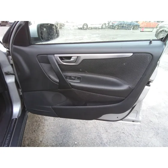 VOLVO S60 BERLINA '2003 2.4 CAT PLATA