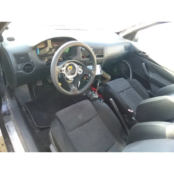 VOLKSWAGEN GOLF IV BERLINA (1J1) '2001 1.9 TDI NEGRO
