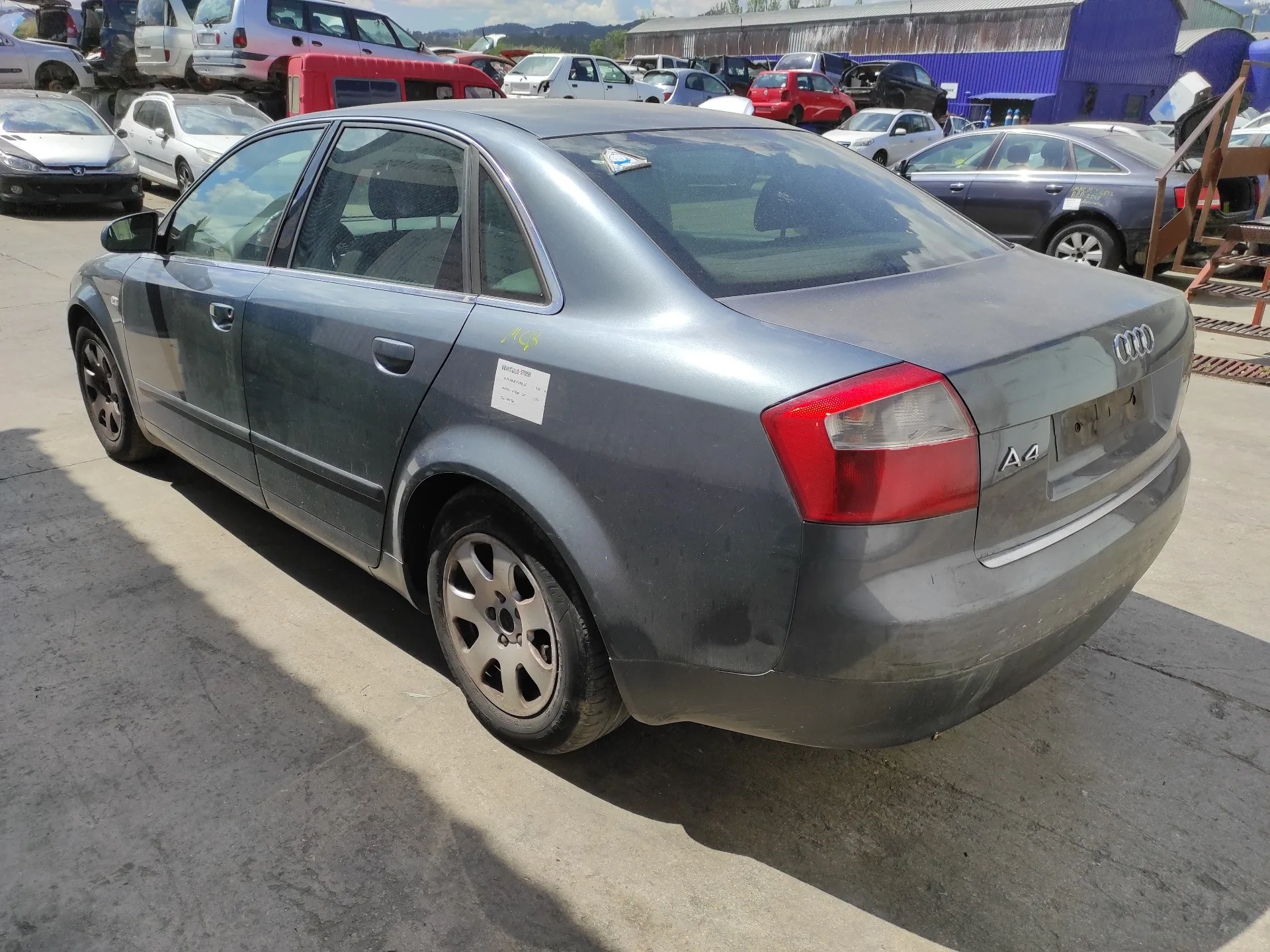 AUDI A4 BERLINA (8E) AUDI A4 BERLINA (8E) '2002 1.9 TDI GRIS 2000