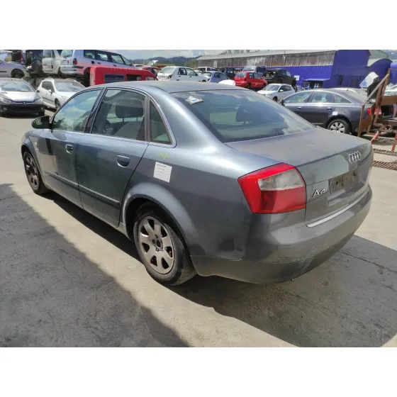 AUDI A4 BERLINA (8E) '2002 1.9 TDI GRIS