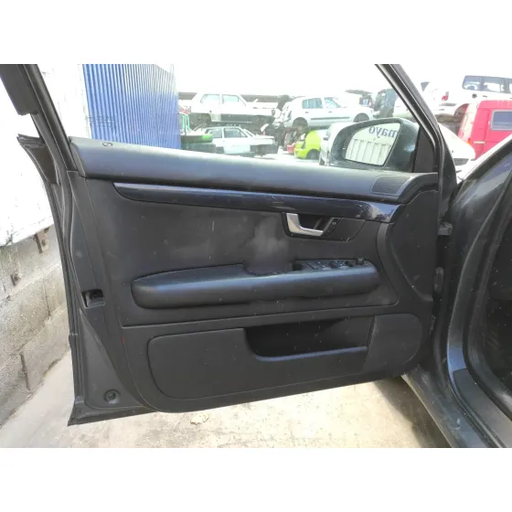 AUDI A4 BERLINA (8E) '2002 1.9 TDI GRIS