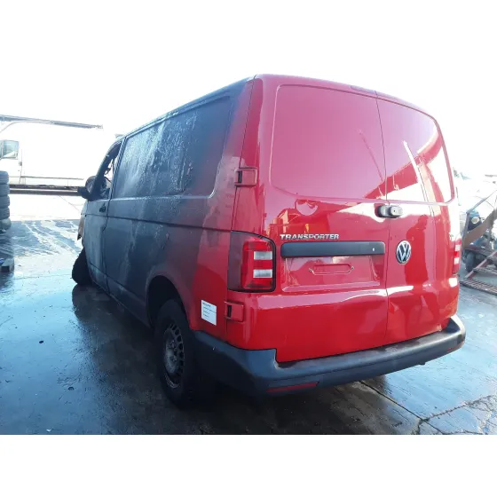 VOLKSWAGEN T6 TRANSPORTER '2017 2.0 TDI GRANATE-QUEMADO