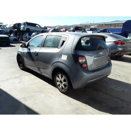 CHEVROLET AVEO BERLINA HATCHBACK '2013 * GRIS