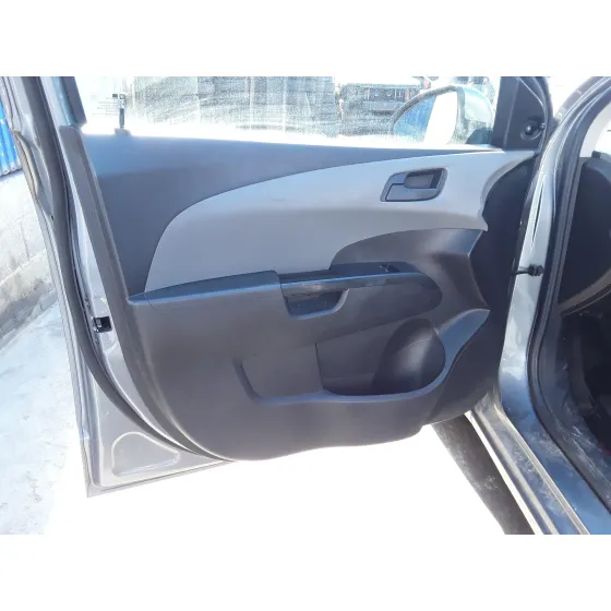 CHEVROLET AVEO BERLINA HATCHBACK '2013 * GRIS