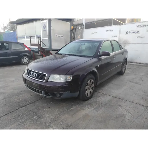 AUDI A4 BERLINA (8E) '2001 * MORADO