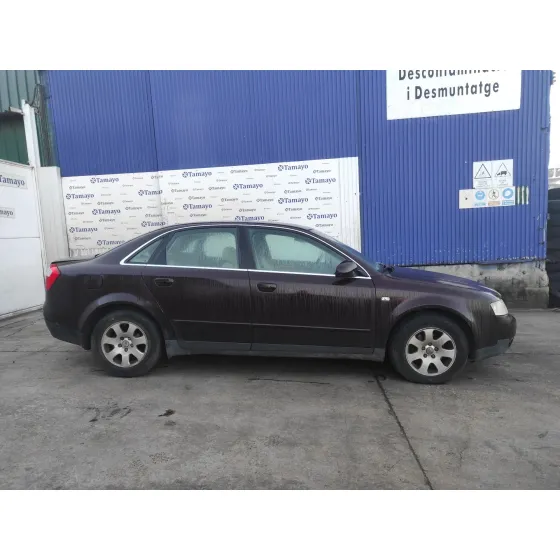 AUDI A4 BERLINA (8E) '2001 * MORADO