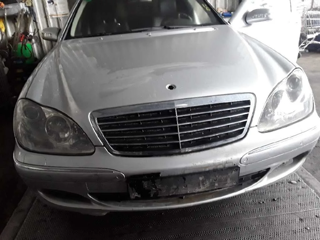 MERCEDES-BENZ CLASE S (W220) BERLINA MERCEDES CLASE S (W220) BERLINA '2004 4.0 CDI 32V CAT PLATA 1998