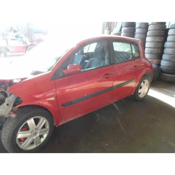 RENAULT MEGANE II BERLINA 3P '2002 1.5 DCI DIESEL ROJO